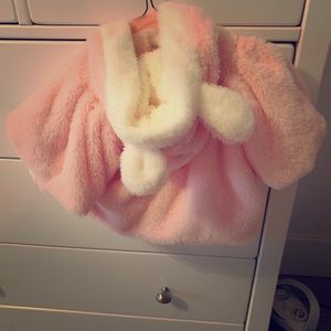 Beautiful girl shawl with buttons and hood in pink